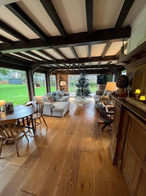 Brownhills Vila Eaton  Exterior foto